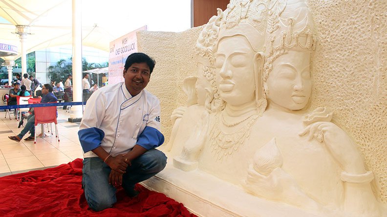 Largest margarine sculpture, OMG-level World Record holders from India!-voxytalksy